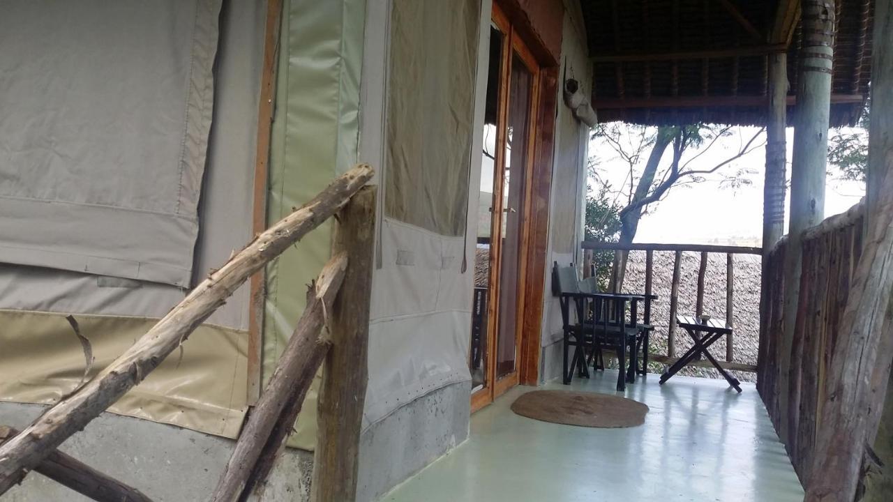 Maili Saba Camp Vila Nakuru Exterior foto